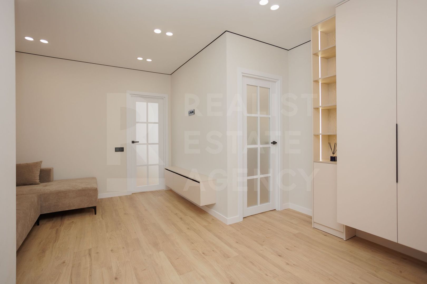 Vânzare, apartament - 46 mp, str. Regina Elisabeta, Durlești - Poză 2