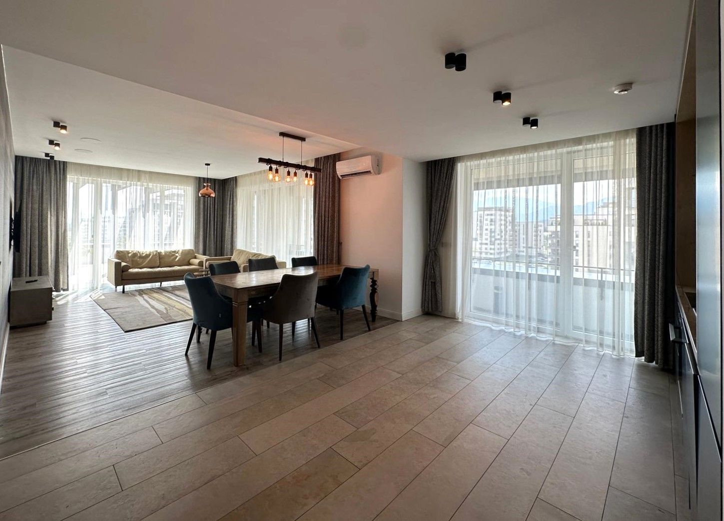 Vânzare penthouse LUX 4 camere cu terasa de 122 mp zona Coresi - Poză 2