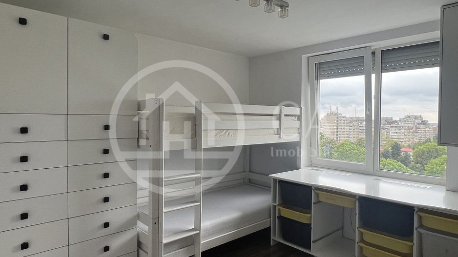 Apartament cu 3 camere de inchiriat in zona Rogerius Oradea - Poză 8