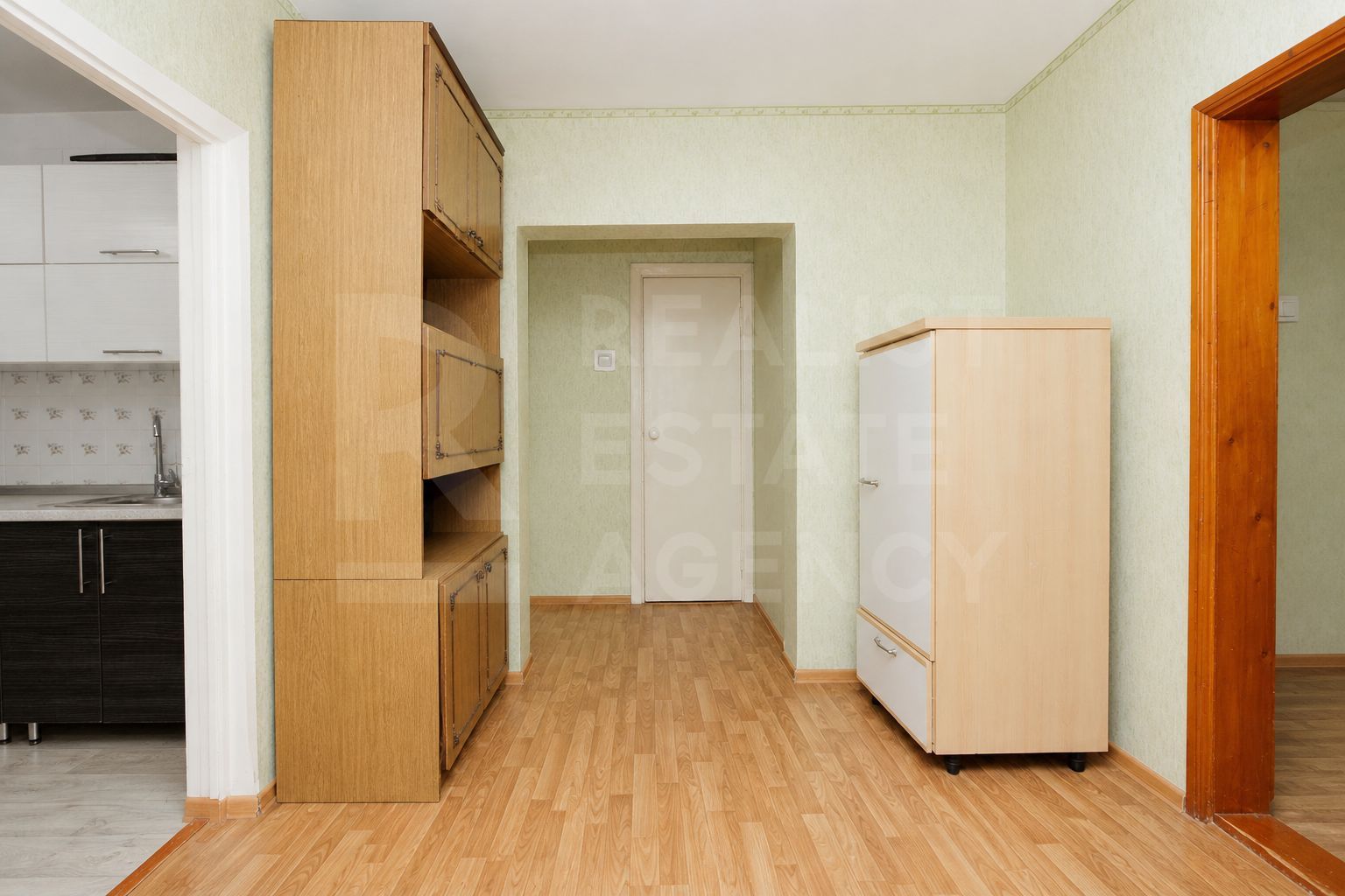 Vânzare ,apartament ,5 camere, str.Botanica Veche, sectorul Botanica - Poză 9