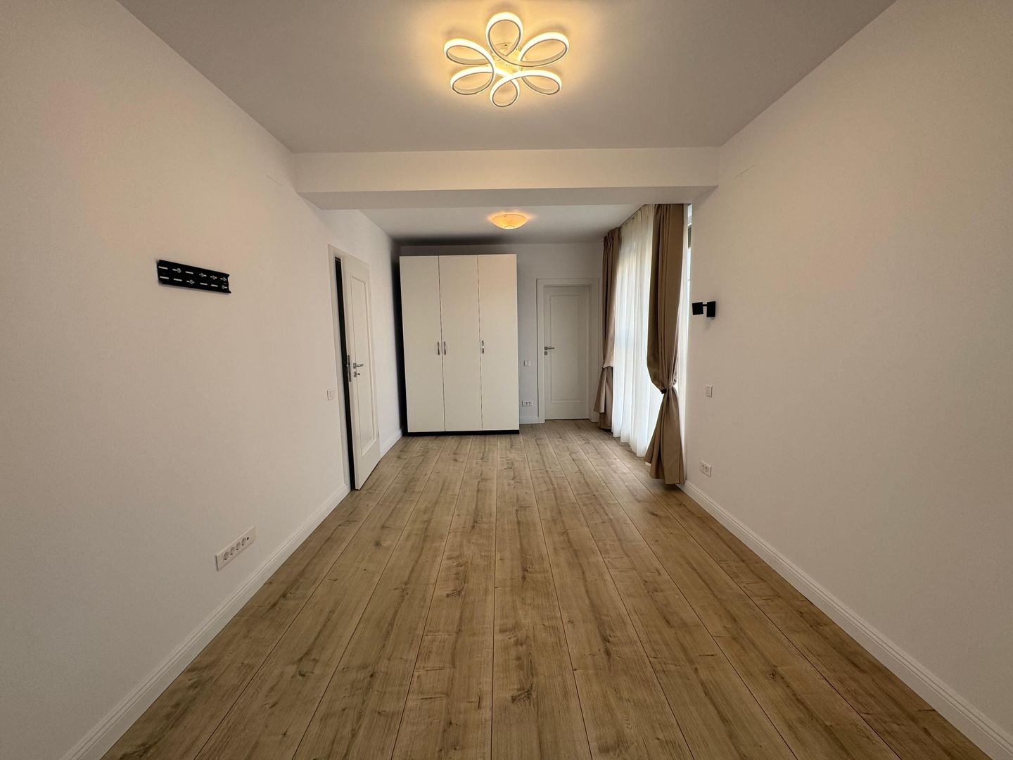 Apartament 3 camere, parcare subterana - Poză 10