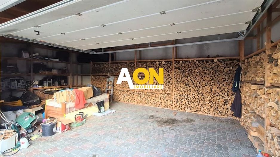 Casa pentru 2 familii, 7 Camere, 2 Garaje, 1500MP Teren - Poză 4