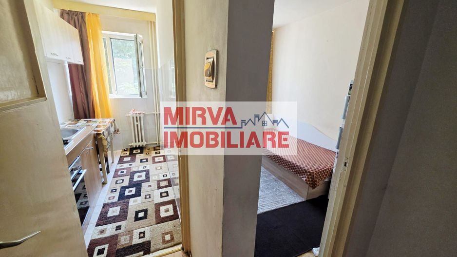 Apartament 3 camere, etaj 3, Malu Roșu – Str. Rîșnovenilor - Poză 12