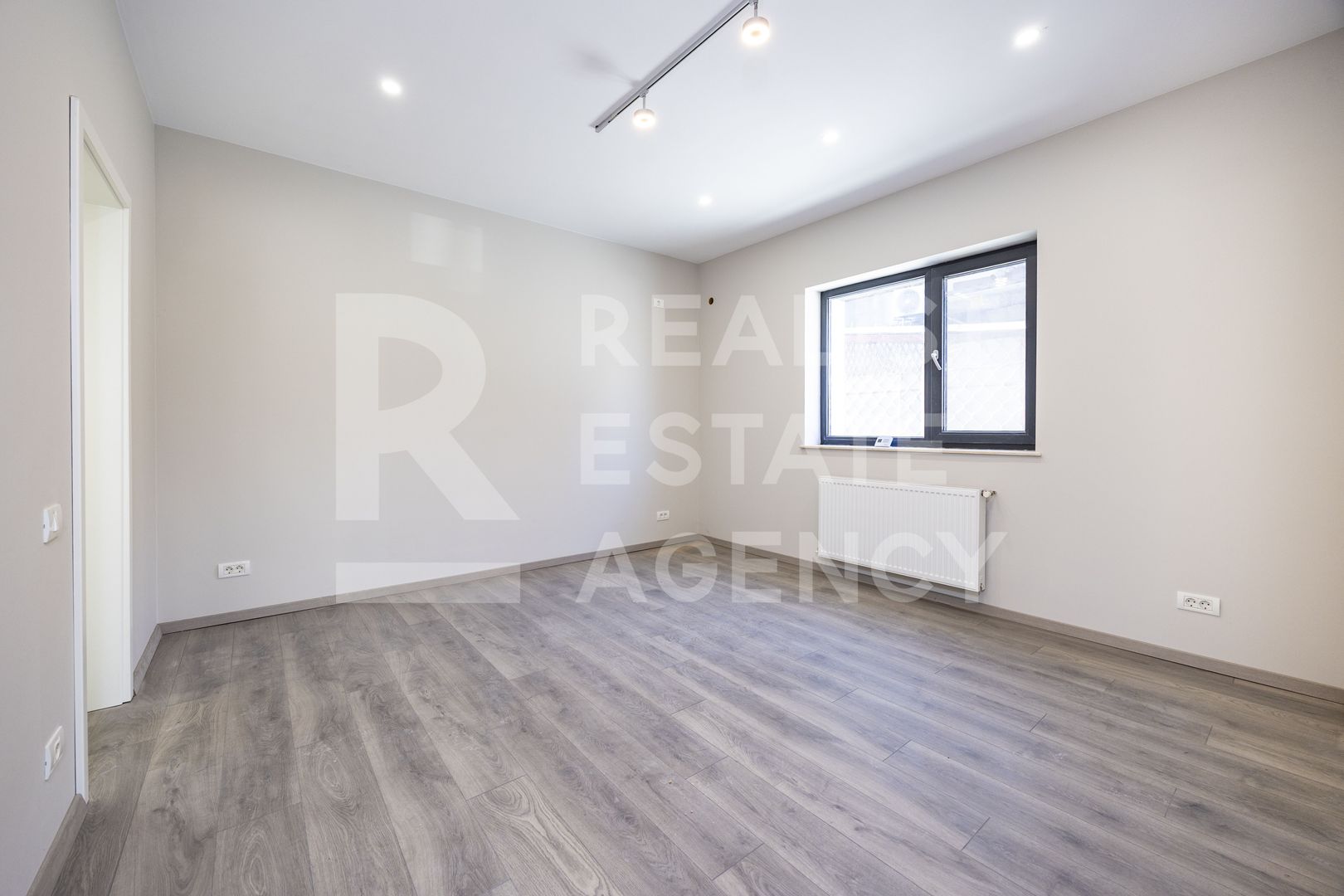 Chirie, casă, 8 camere, zona 1 Mai, București - Poză 30