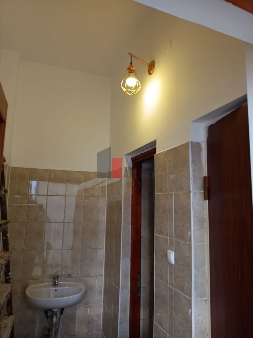 Vila  de inchiriat recent renovata - Poză 15