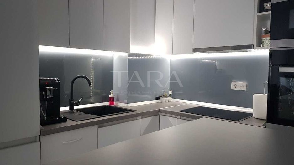 Apartament Modern cu 3 Camere și Priveliște Deosebită - Poză 1