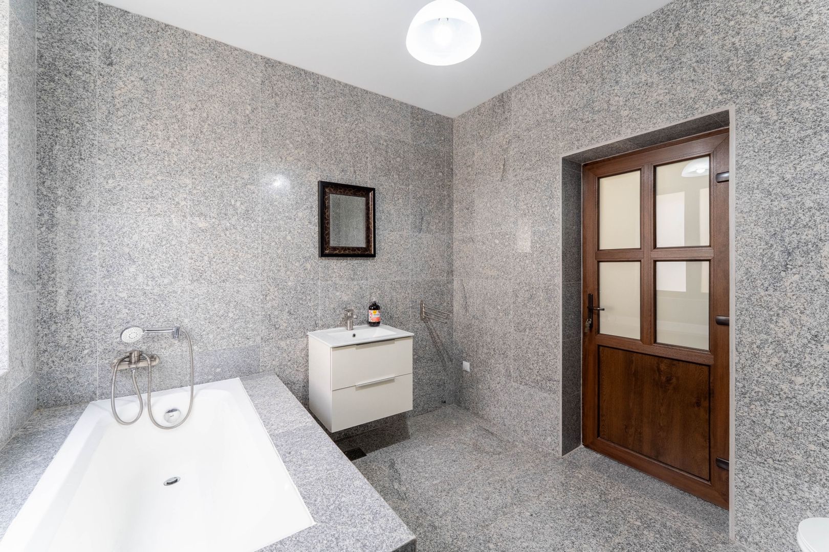 Oportunitate Rară | Proprietate Exclusivă în Izvor - Poză 10