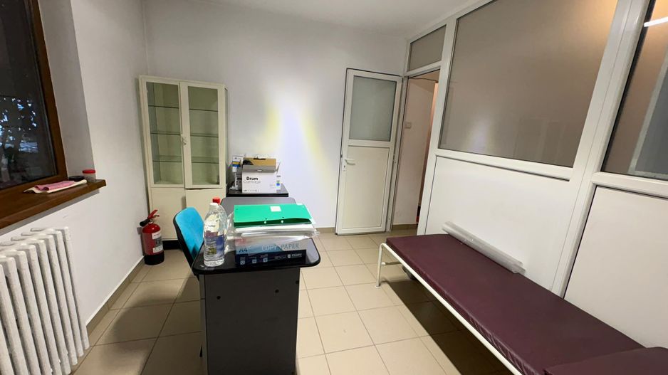 AP. 2 CAMERE- GIURGIULUI, AMENAJAT CABINET MEDICAL, BUCATARIE INCHISA - Poză 2