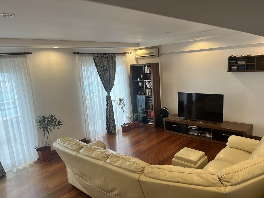 Apartament 3 camere la vanzare - Poză 1