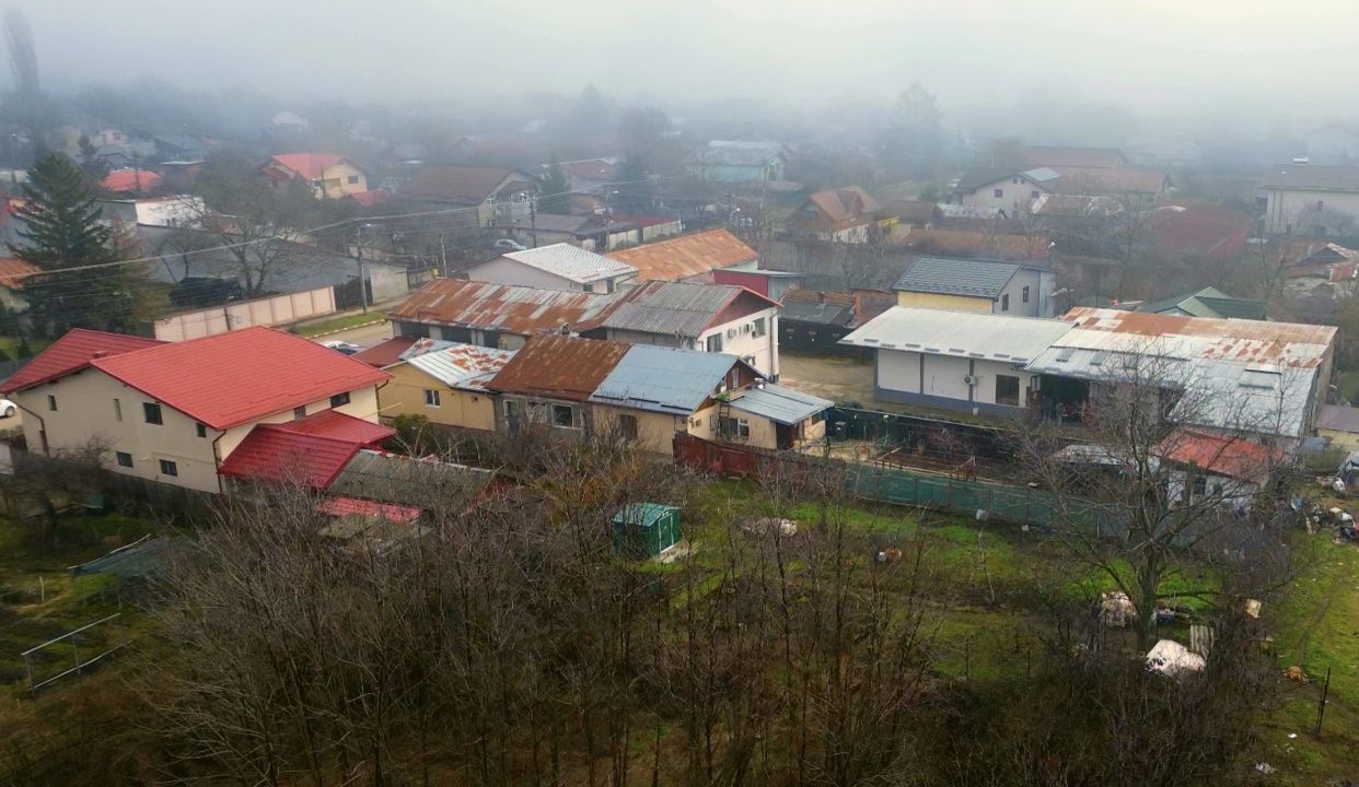 Vila 290mp + 4 spatii comerciale/chiriasi /depozitare, teren 1401 mp, acces DN1 - Poză 5
