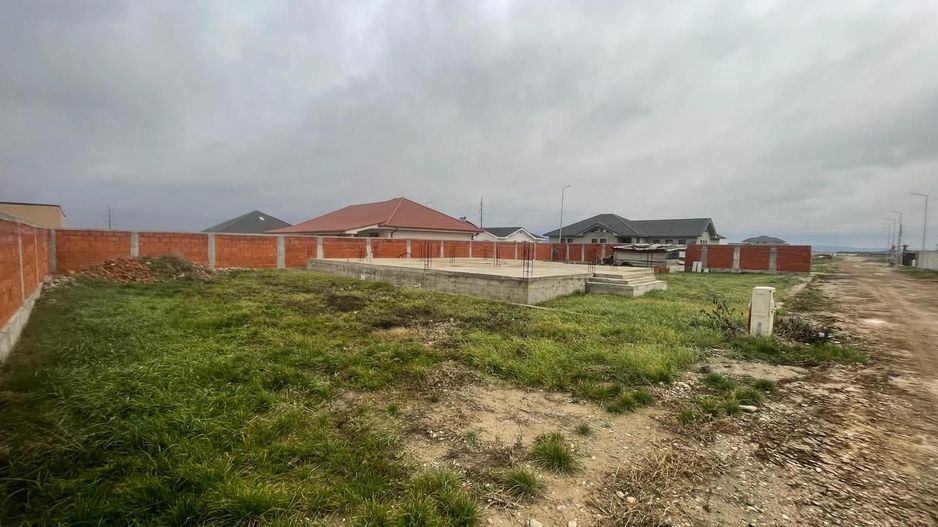 Teren intravilan, fundatie proiect casa, gard si utilitati-Zona Cheriu - Poză 4