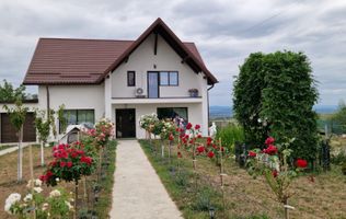 SE VINDE | Casa generoasă în Camirzani | Suceava