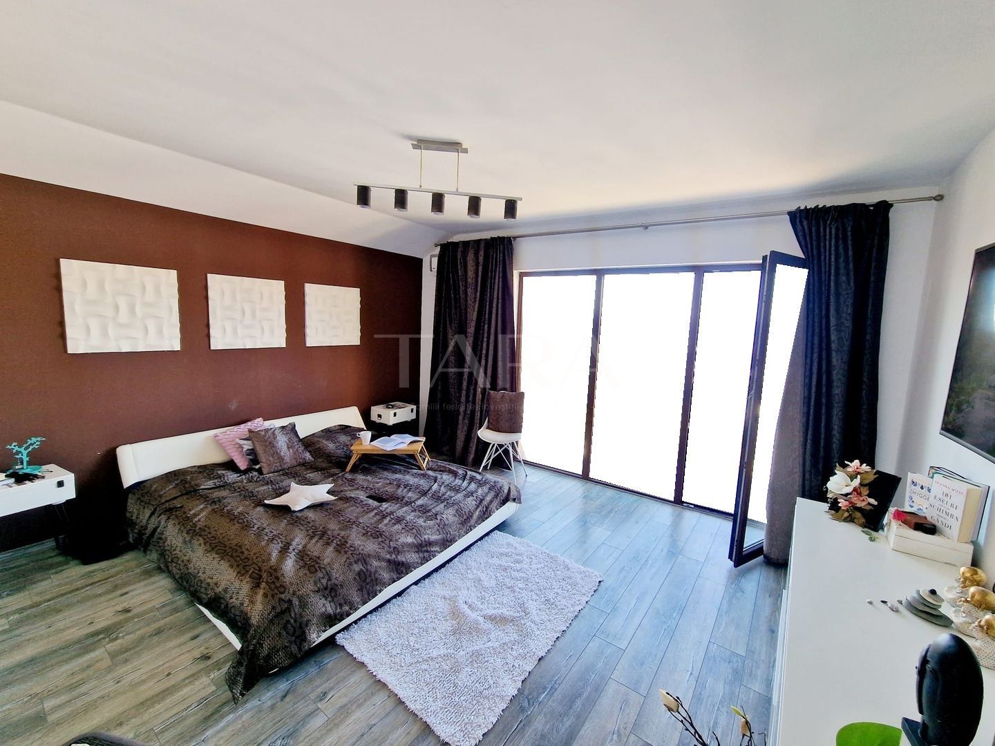 Casă modernă, mobilată, cu priveliște superbă – zona Vivo, Florești - Poză 3