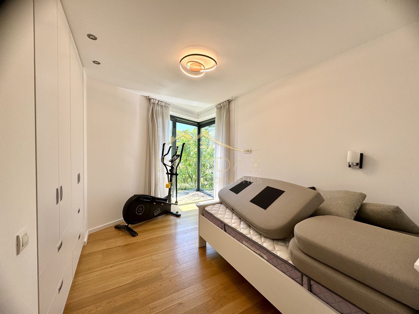 Apartament cu 4 camere *200mp* + 1 Parcare // Herastrau - Lake View - Poză 36