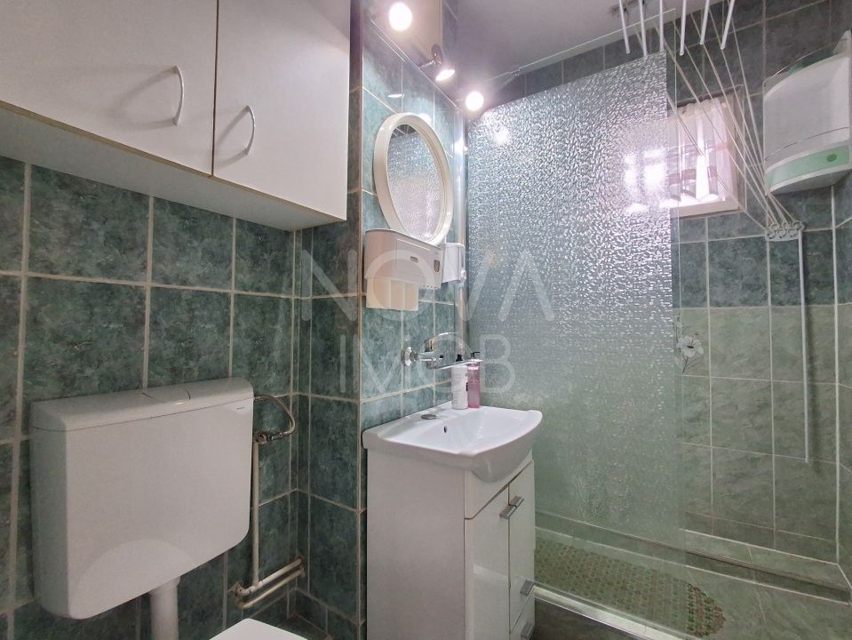 Apartament de inchiriat 3 camere etajul 4, cu lift,  Zona Vasile Aaron - Poză 11
