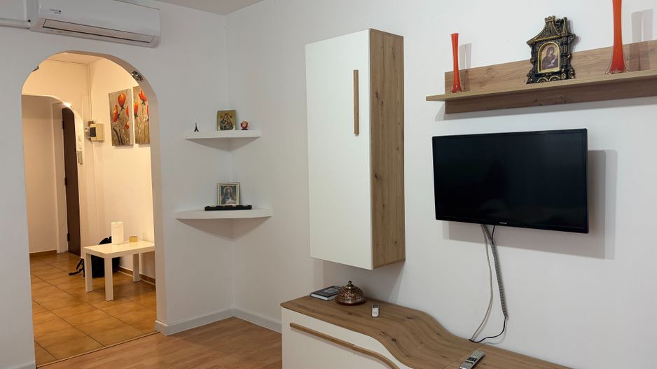 Apartament semidecomandat cu trei camere, Constantin Brancoveanu - Poză 1