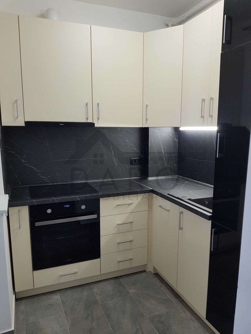 Închiriez apartament 4 camere zona rezidențială - Poză 3