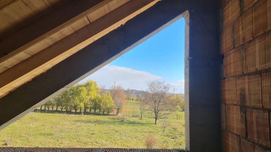 Casa de vânzare tip înșiruita la intrare in Cristian - Poză 9