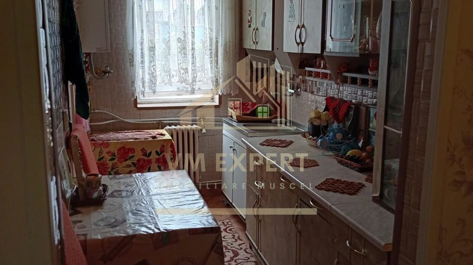 APARTAMENT 2 CAMERE PARTER CENTRU CAMPULUNG - Poză 4