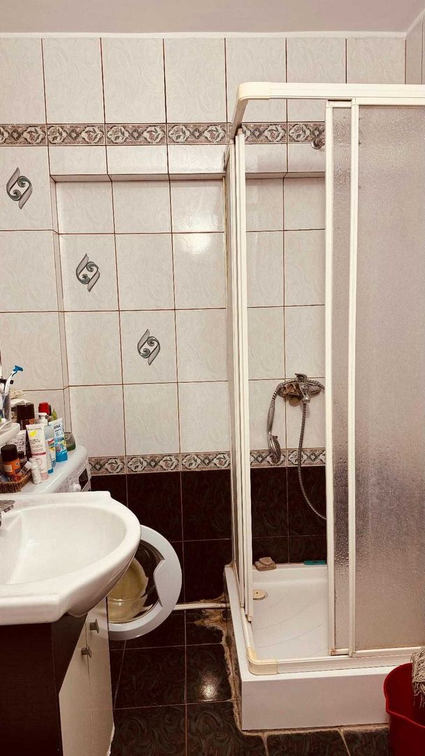 Apartament cu 3 camere, etaj 2, zona TRAIAN; - Poză 3