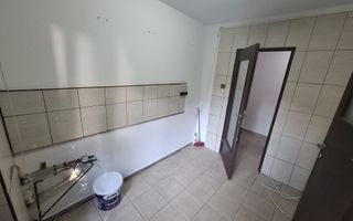Gh Lazar- Favorit, 3 camere, parter cu centrala proprie - Poză 6