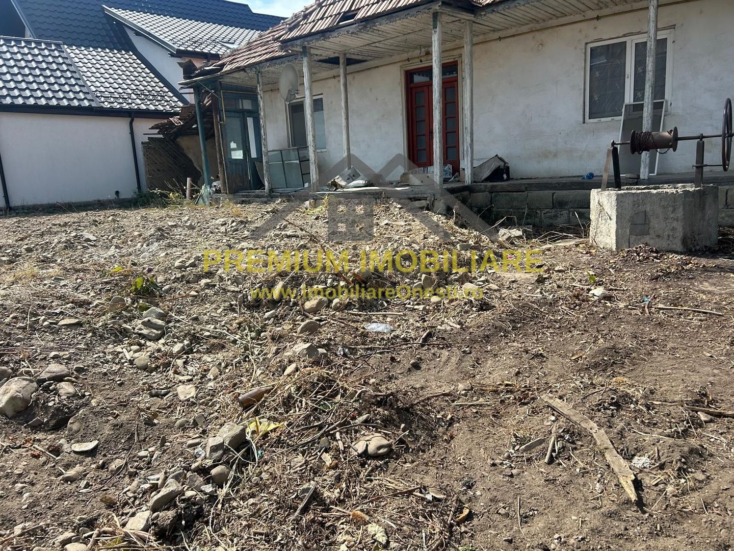 Casă de vânzare în centrul Oituzului, DN11 - Poză 12