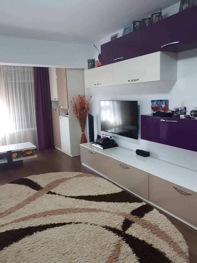 De inchiriat apartament cu 2 camere, bloc Vega, str. Tecuci, 550 euro - Poză 1