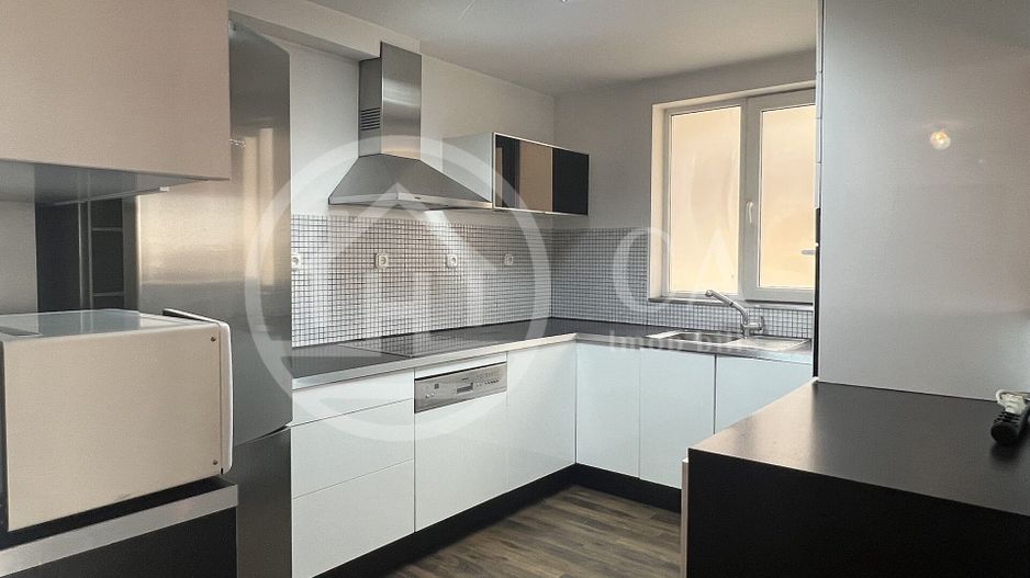 Apartament cu 3 camere de inchiriat in zona Rogerius Oradea - Poză 3