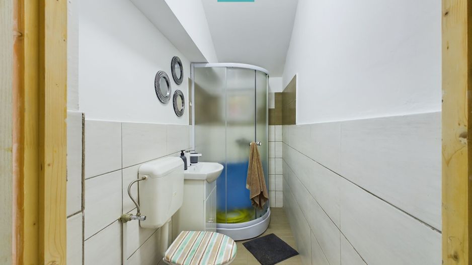 Căsuța pe ștrandul Neptun din Arad - Poză 10