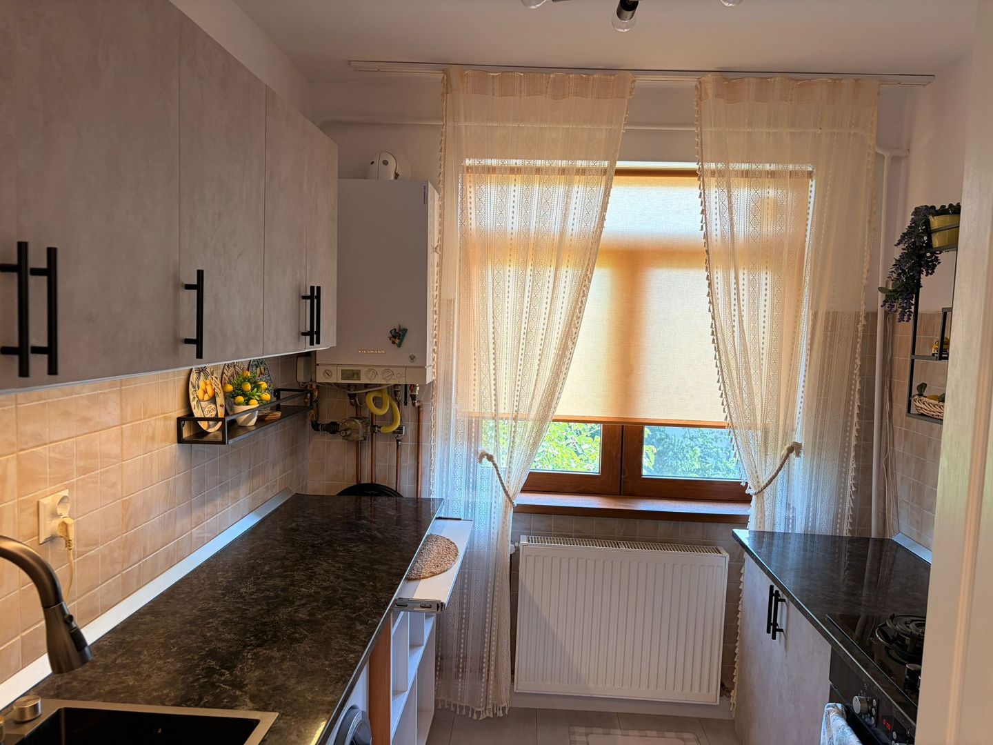 De inchiriat apartament cu 2 camere zona centrala - Poză 15