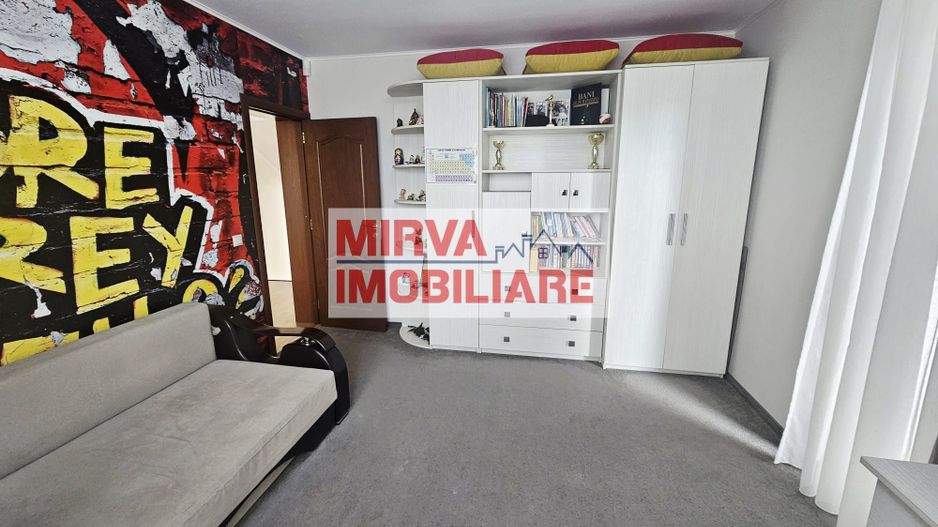 Vilă spațioasă Strejnicu S+P+1E+M, 8 camere, garaj, teren 595 mp - Poză 59