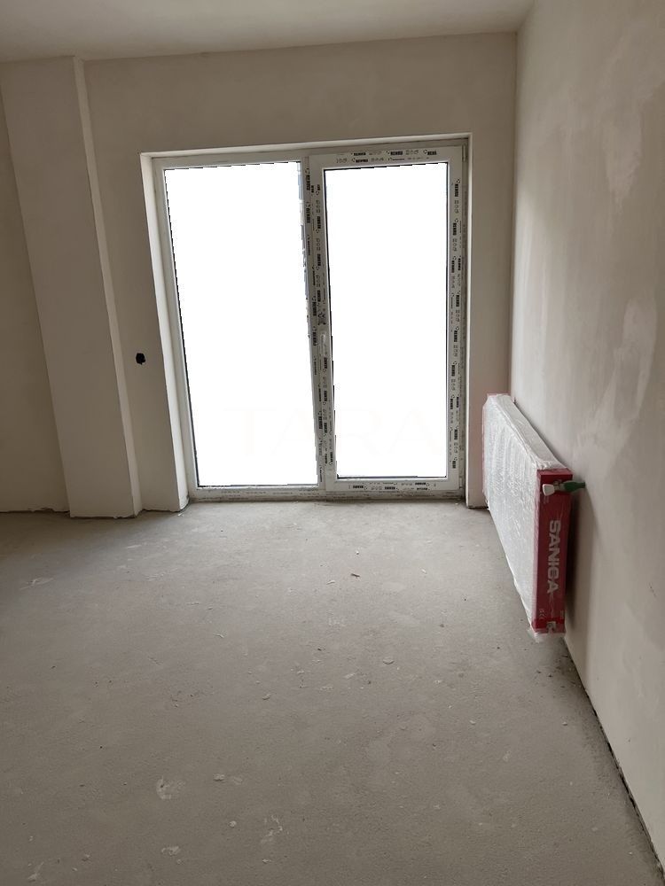 Apartament spațios cu 3 camere și parcare proprie în Florești, Terra. - Poză 1