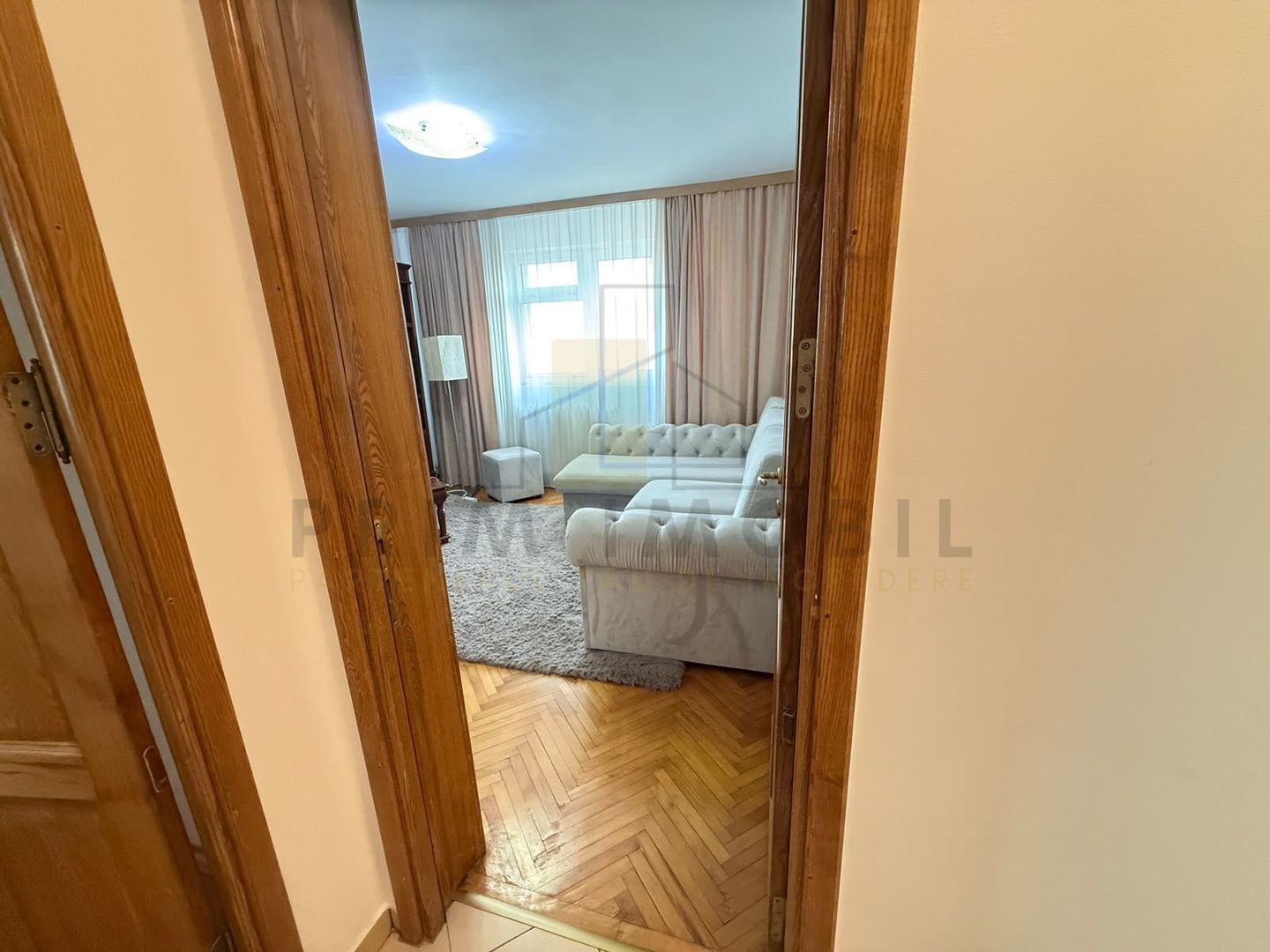 Apartament 2 camere, Hala Centrala, etaj 8, vedere panoramica, renovat - Poză 2