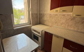 ✨De închiriat 3 camere, Micro 14, 300 Euro/luna - Poză 3