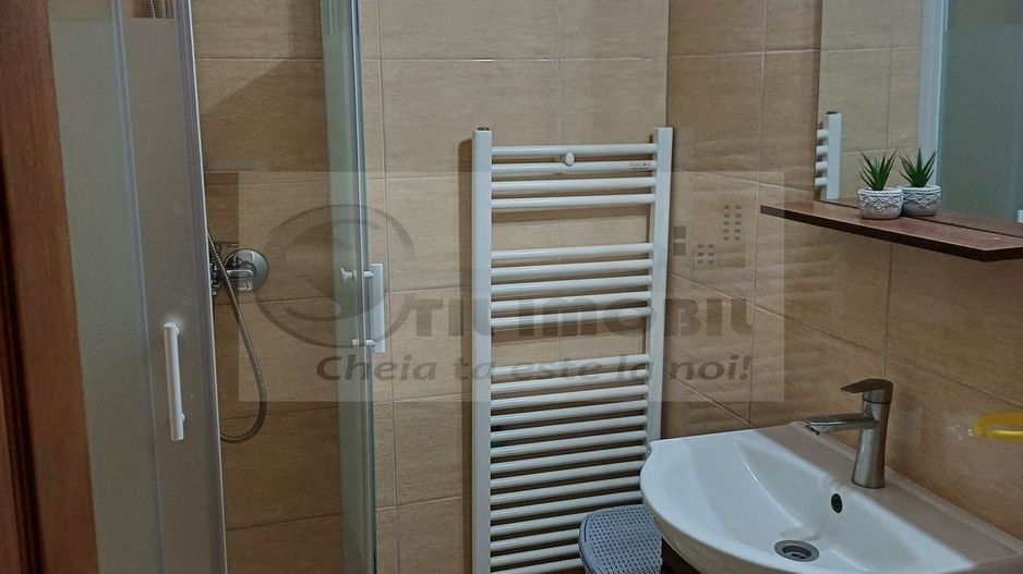 Casă/ Vila 4 camere în Aroneanu 1000 euro - Poză 3