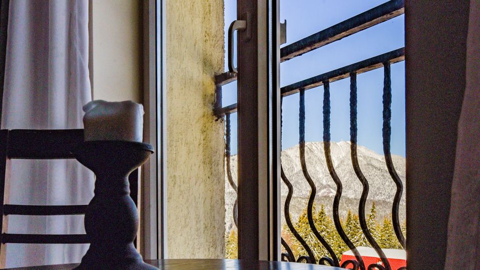 Hotel glamour si restaurant, in inima statiunii Predeal - Poză 2