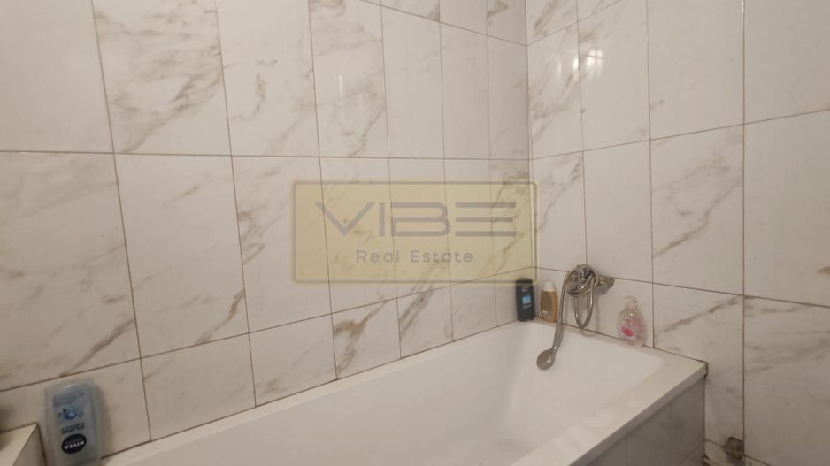 Apartament decomandat 1 Camera -Tg Cucu - Poză 3