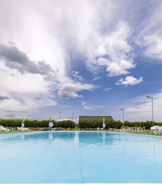 Afacere functionala - MOTEL si CAMPING cu terasa, piscina si lacuri pescuit - Poză 3