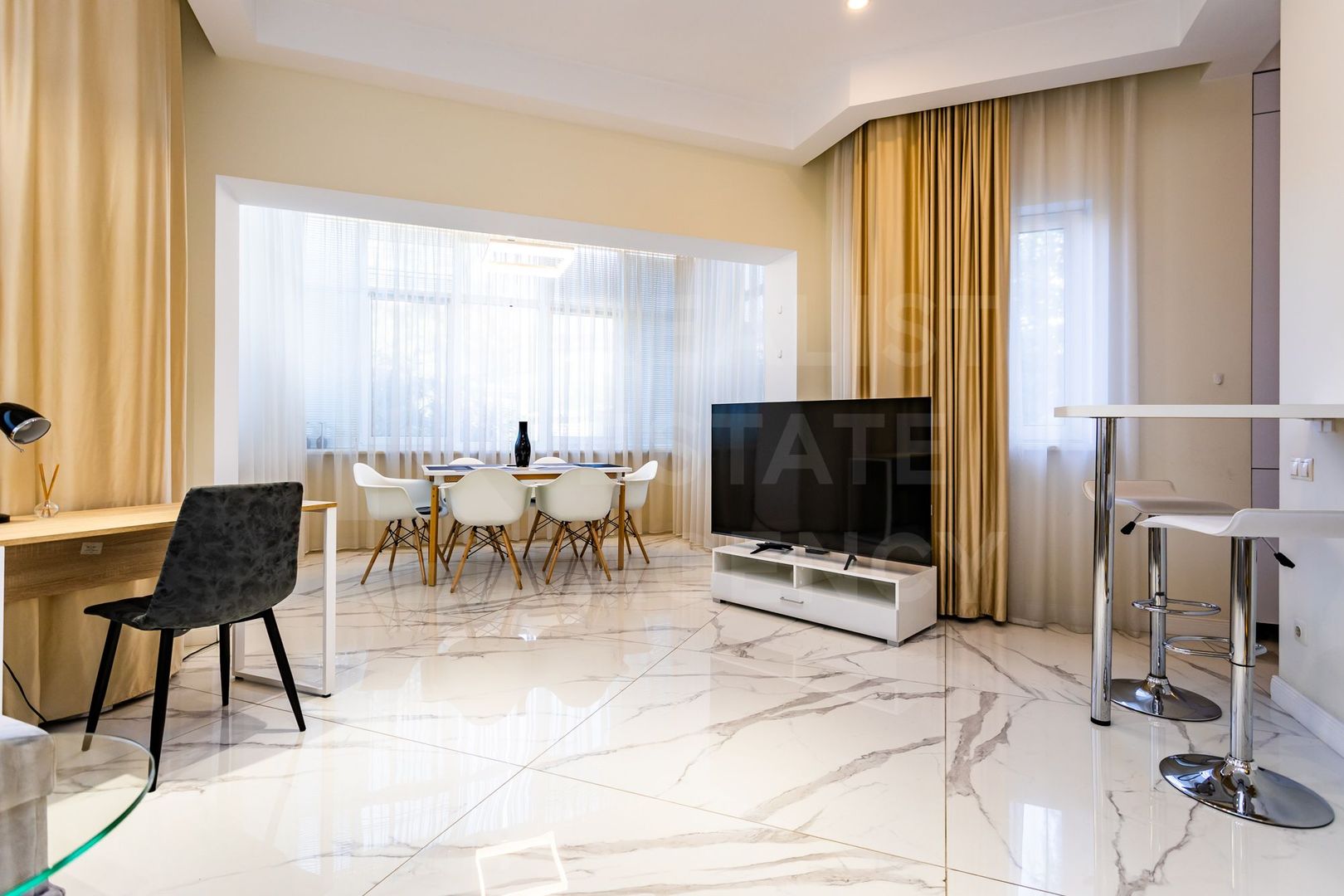 Chirie, apartament, 2 camere, str. București, Centru - Poză 3