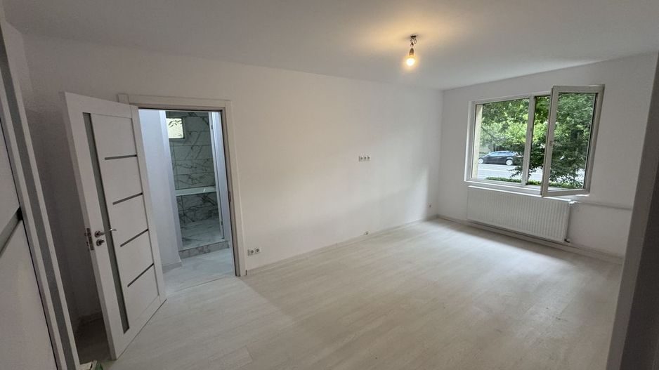 Vanzare Apartament 2 Camere Calea  Vitan intersectia Mihai Bravu - Poză 15