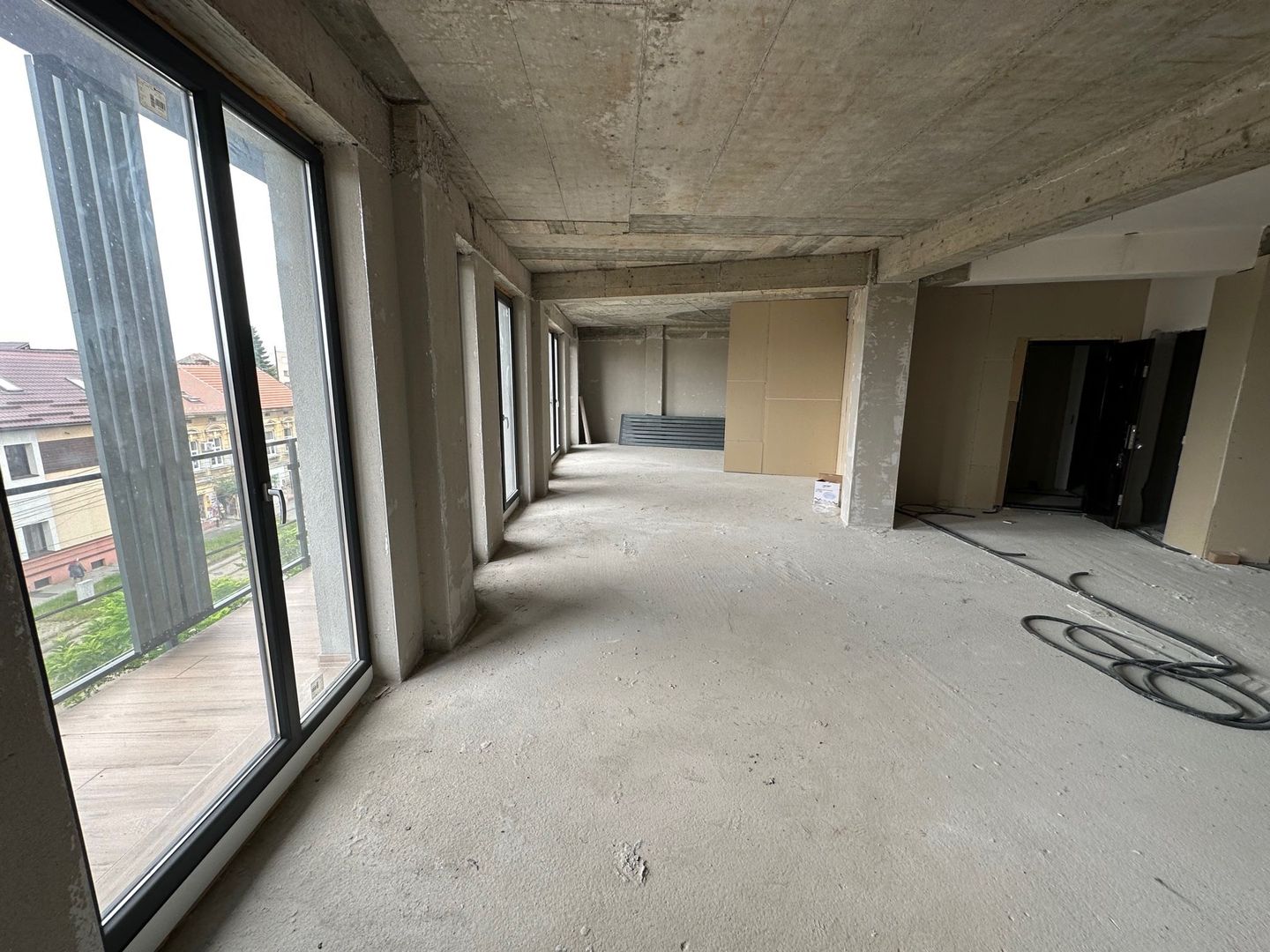 Cladire de birouri  Central pretabil activități medicale - Poză 27