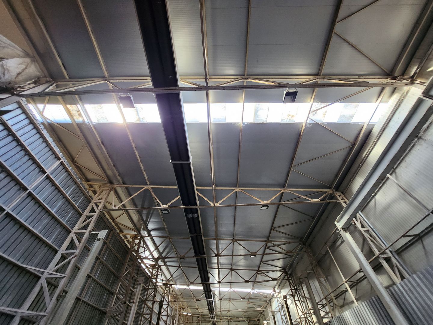 Hale depozit-productie industriala la 20 km de TM - Poză 16