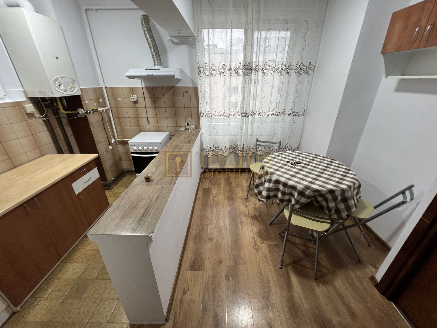 Piata Unirii; dormitor +birou;parcare privata si boxa (centrala proprie si ctr.) - Poză 18