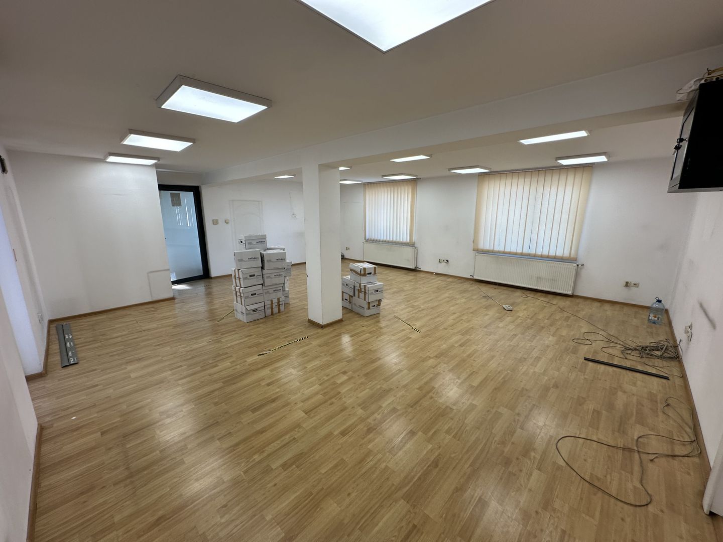 Spatiu de birou -zona strada Cluj/ 4 locuri de parcare - Poză 8