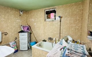 Casa de vanzare cu 2 camere si teren 1068 mp zona Renașterii - Poză 4