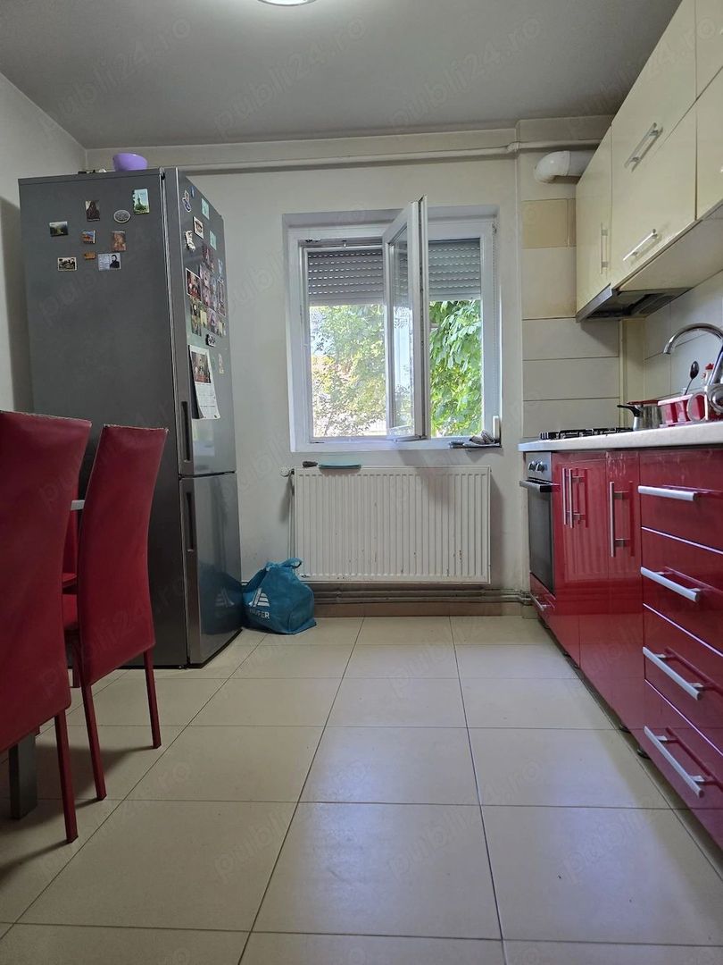 vand apartament 3 camere Circumvalatiunii  Favorit amenajat centrala - Poză 1