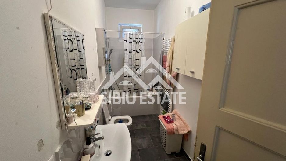 De vânzare: Proprietate cu 2 unități locative ,Zona Lupeni, Sibiu - Poză 10