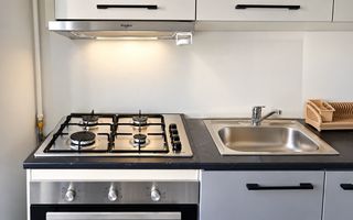 Apartament cu 3 camere - str. Domneasca, ultracentral, bloc nou - 700 euro - Poză 3