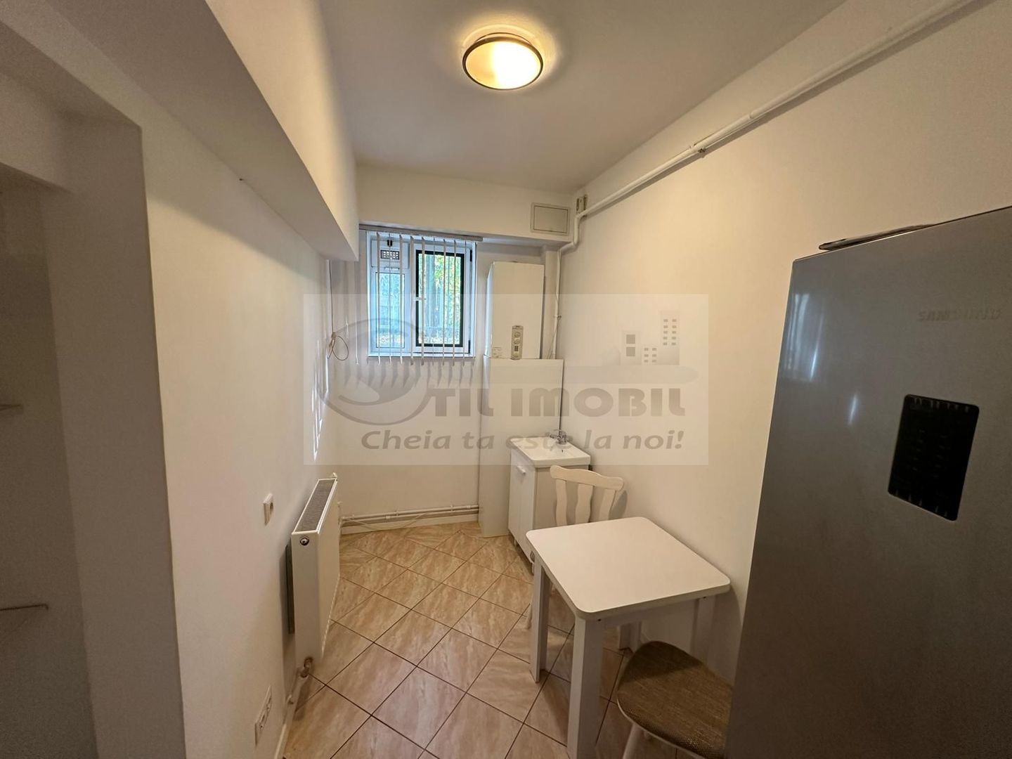 2 cam decomandat • demisol • Copou • 43 mp • 93.000 € negociabil - Poză 4