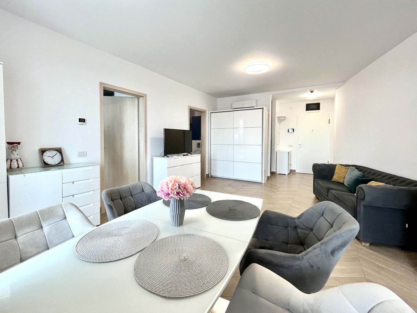 Apartament 2 camere, vedere spectaculoasa spre raul Bega - ISHO - Poză 2